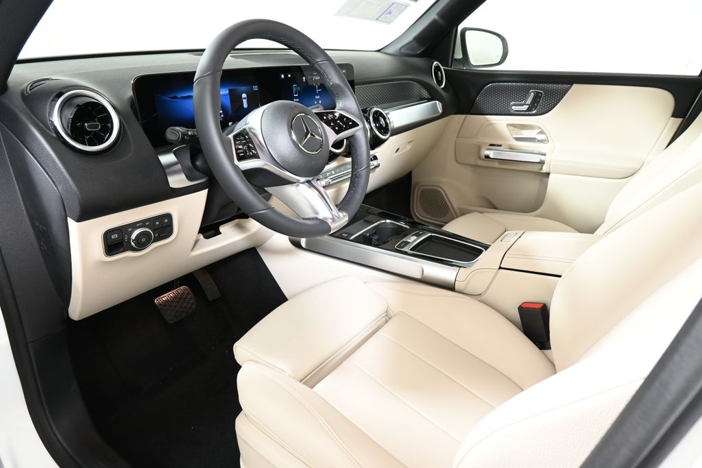 2025 Mercedes-Benz GLB 250 13