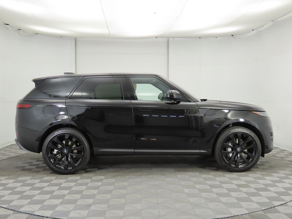 2025 Land Rover Range Rover Sport SE 4
