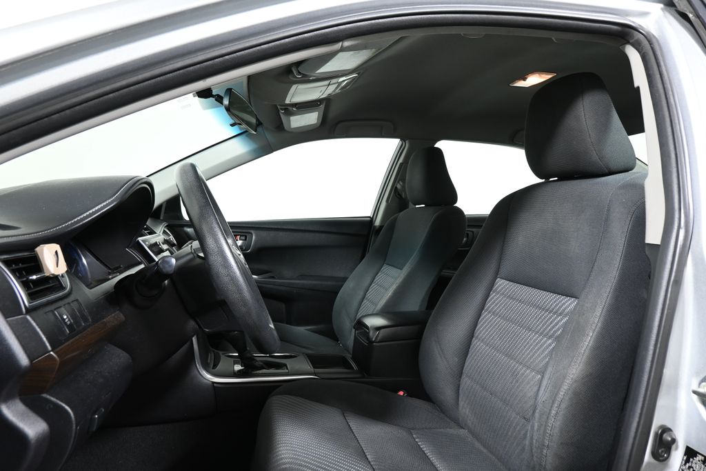 Thumbnail: 2016 Toyota Camry - 5