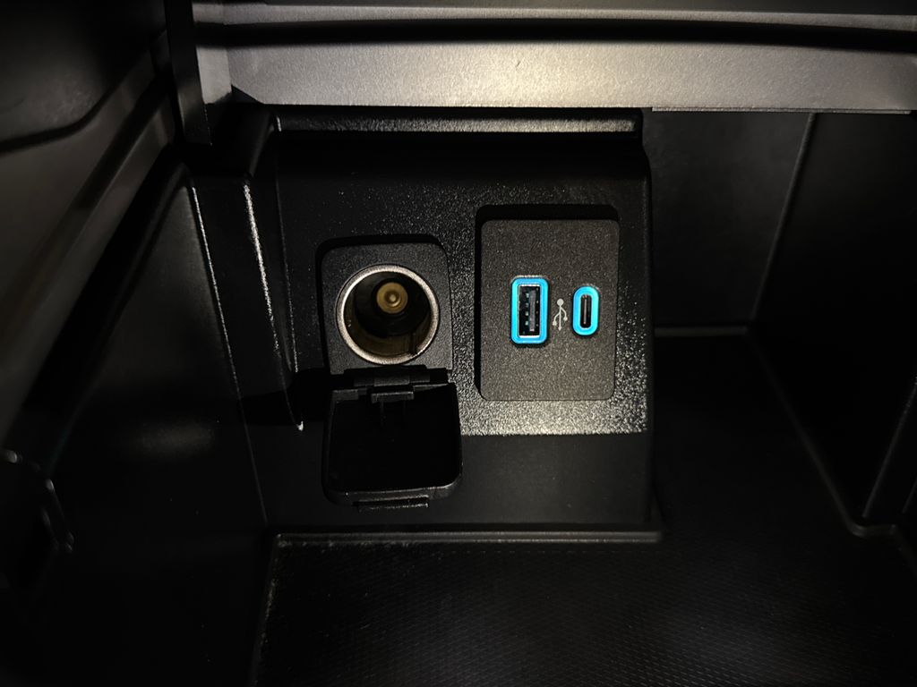 Certified Used 2020 Blue Ford Platinum image 29