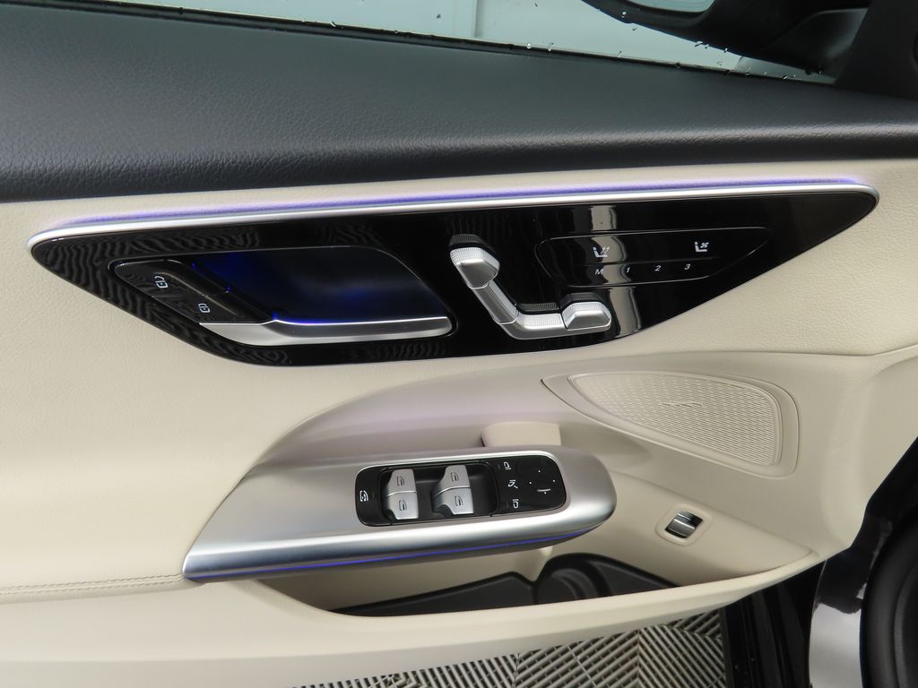 Thumbnail: 2022 Mercedes-Benz C-Class - 23