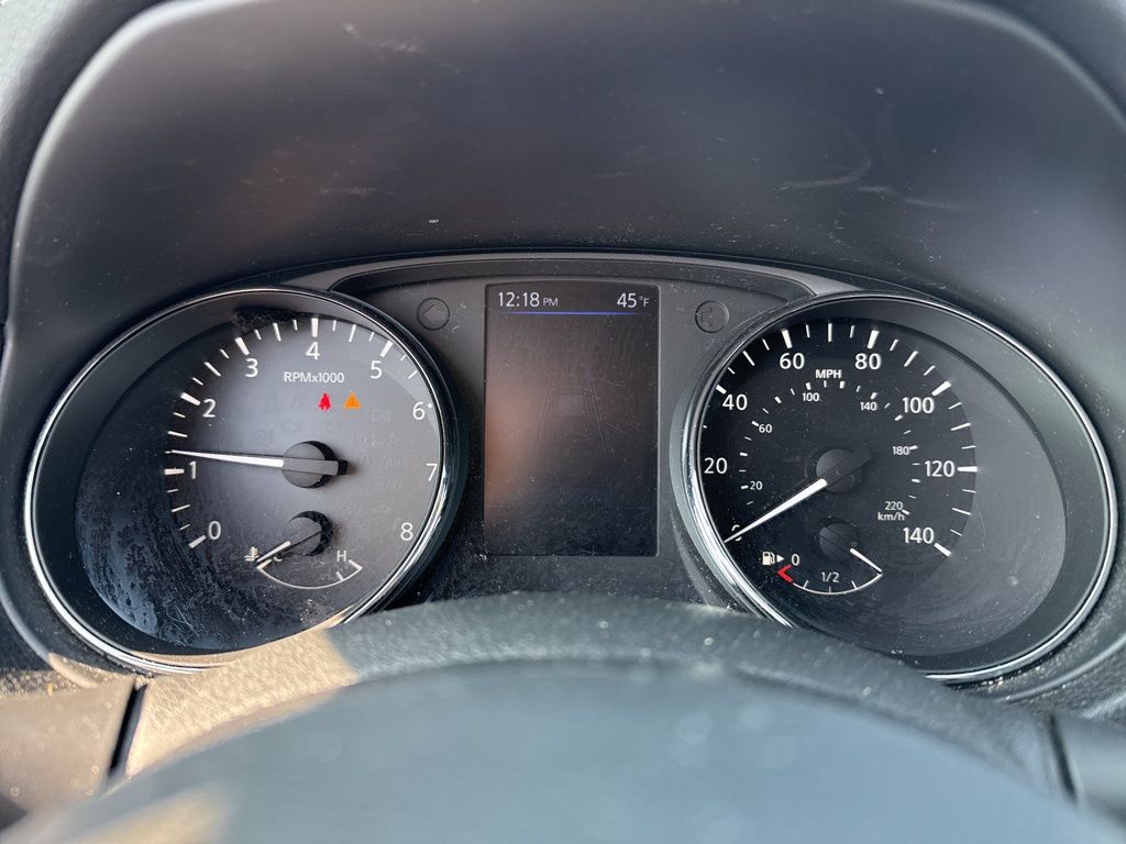 Used 2020 White Nissan SL image 13