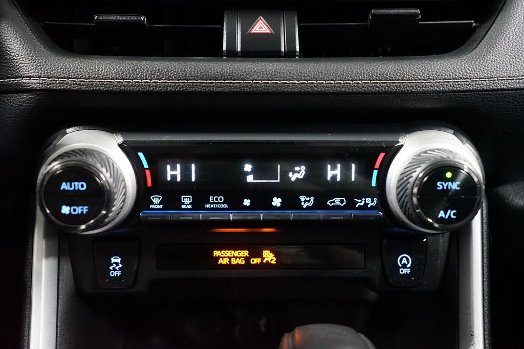 Thumbnail: 2021 Toyota RAV4 - 19