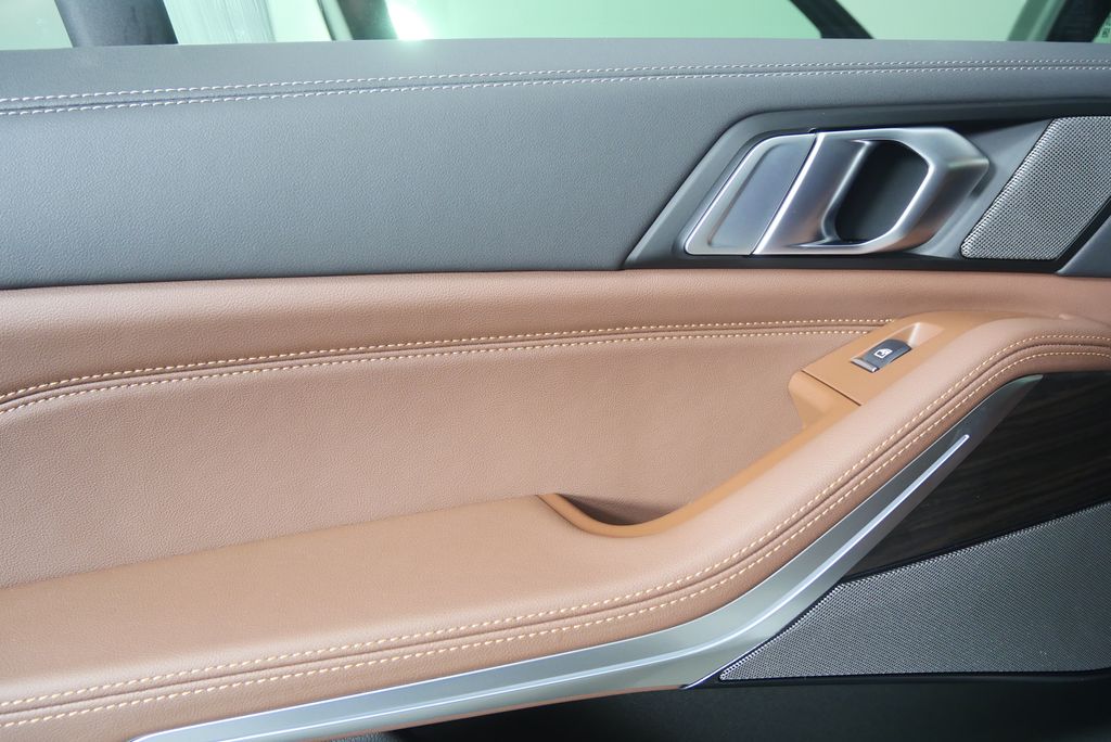 Thumbnail: 2026 BMW X5 - 13