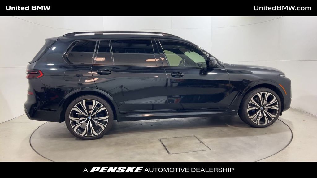 Thumbnail: 2023 BMW X7 - 9