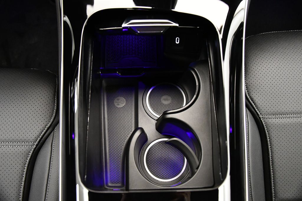 Thumbnail: 2025 Mercedes-Benz GLC - 30