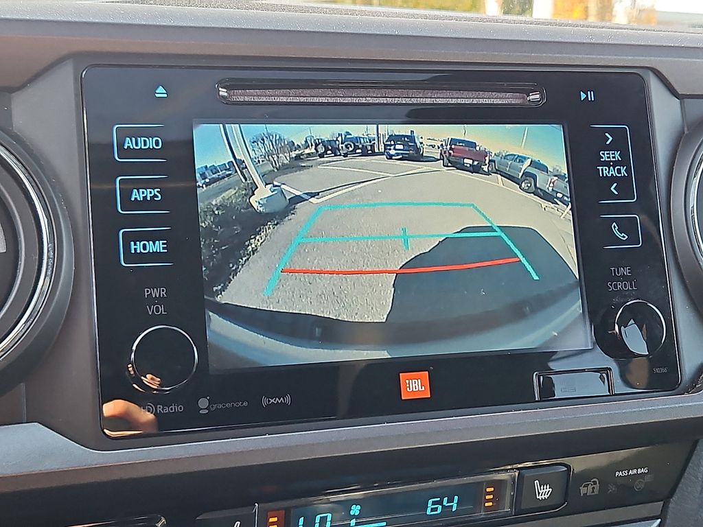 Thumbnail: 2018 Toyota Tacoma - 21