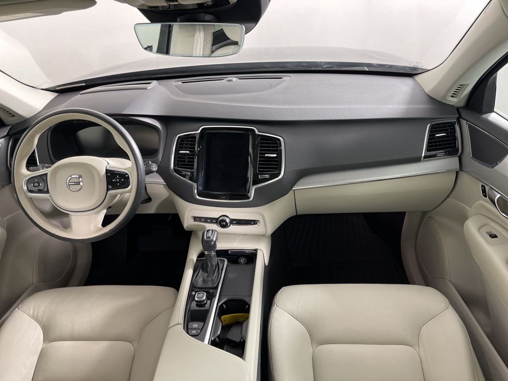 Thumbnail: 2022 Volvo XC90 - 21