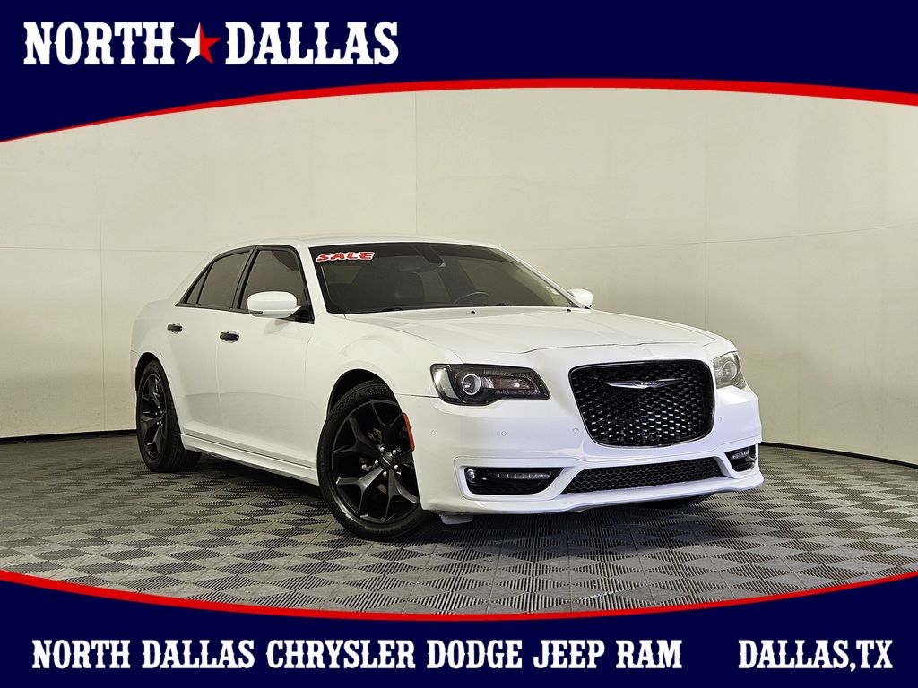 Bright White Clearcoat 2022 Chrysler 300 Sedan Rear-Wheel Drive 8-Speed Automatic