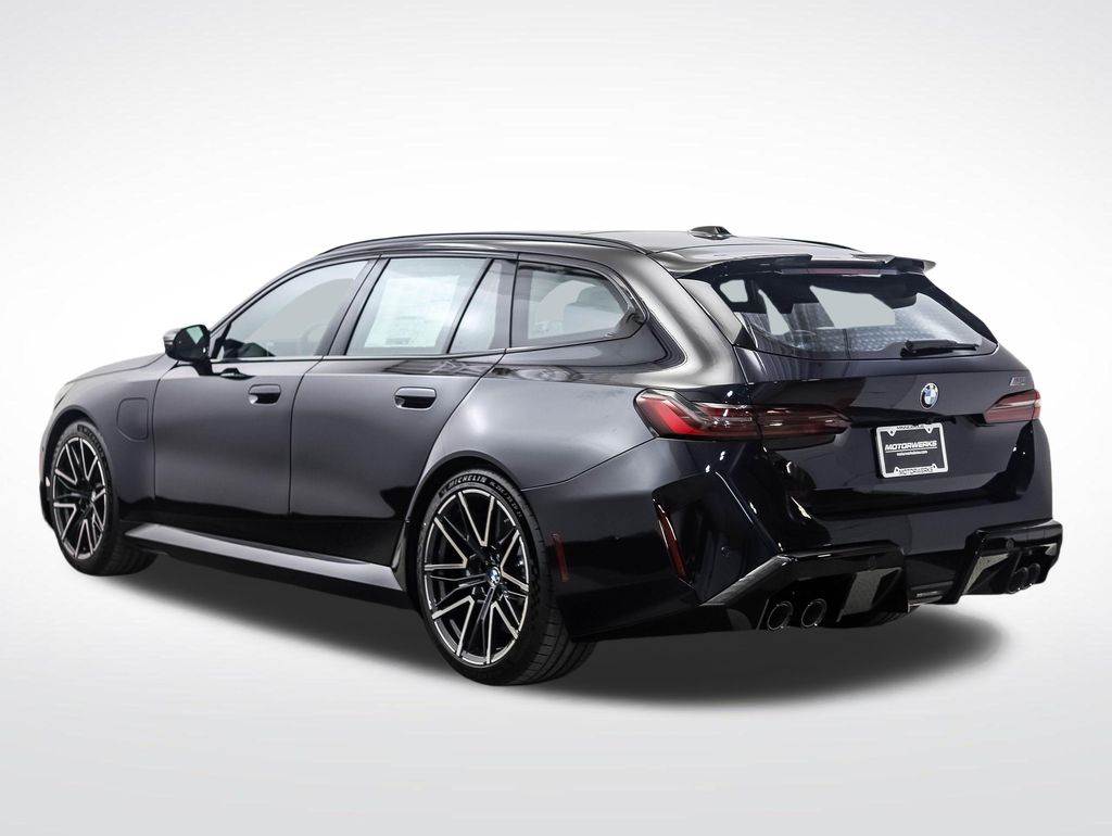Thumbnail: 2026 BMW M5 - 4