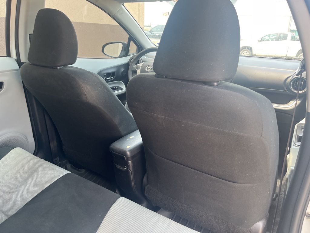 2014 Toyota Prius c Three 17