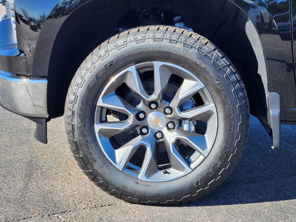 2025 Chevrolet Silverado 1500 LT 7