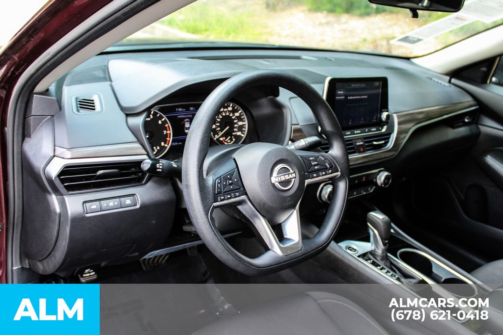 Used 2024 Red Nissan 2.5 SV image 29