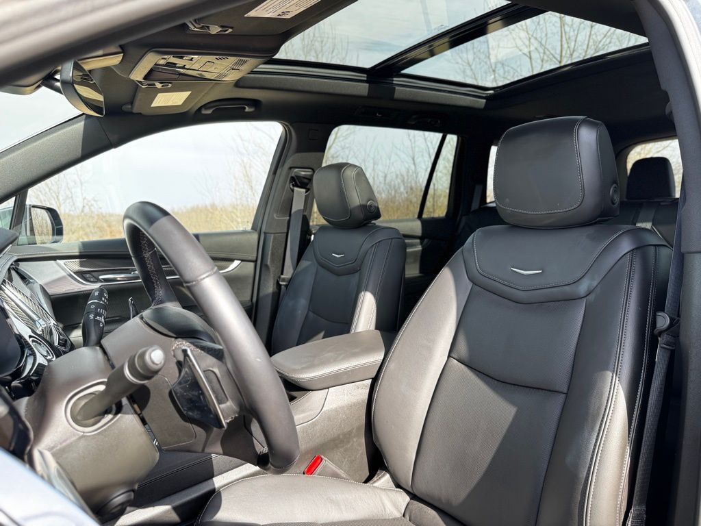 2024 Cadillac XT6 Sport photo