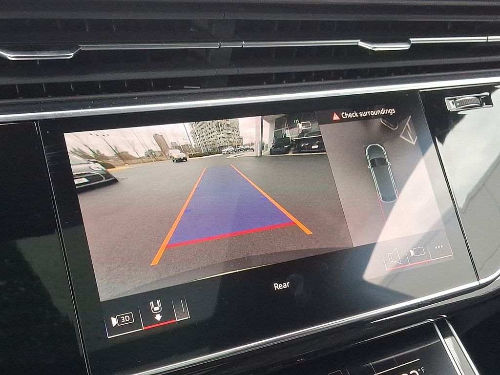 Thumbnail: 2026 Audi Q8 - 15