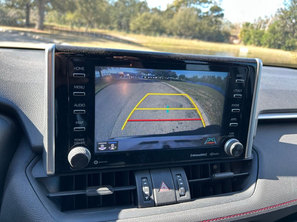 Thumbnail: 2020 Toyota RAV4 - 25