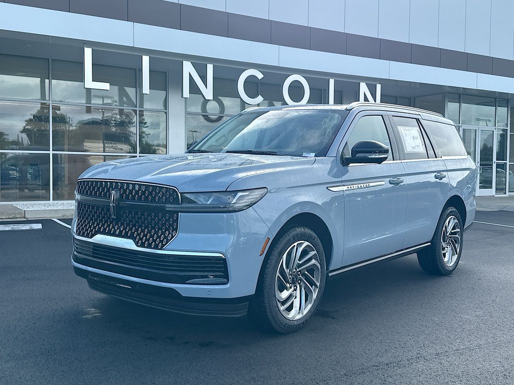 Gray Mist Metallic Tri-Coat 2026 Lincoln Navigator SUV / Crossover Four-Wheel Drive Automatic