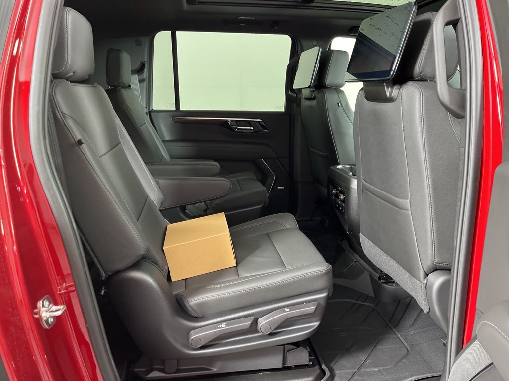 Thumbnail: 2026 Chevrolet Suburban - 14