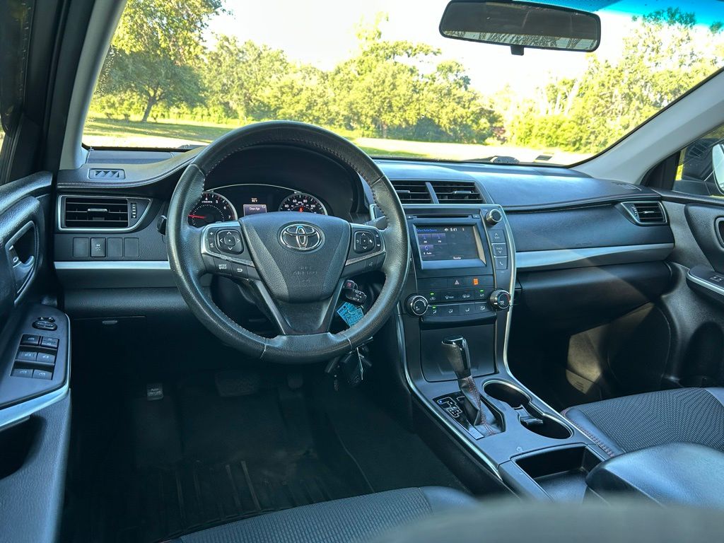 Thumbnail: 2016 Toyota Camry - 12