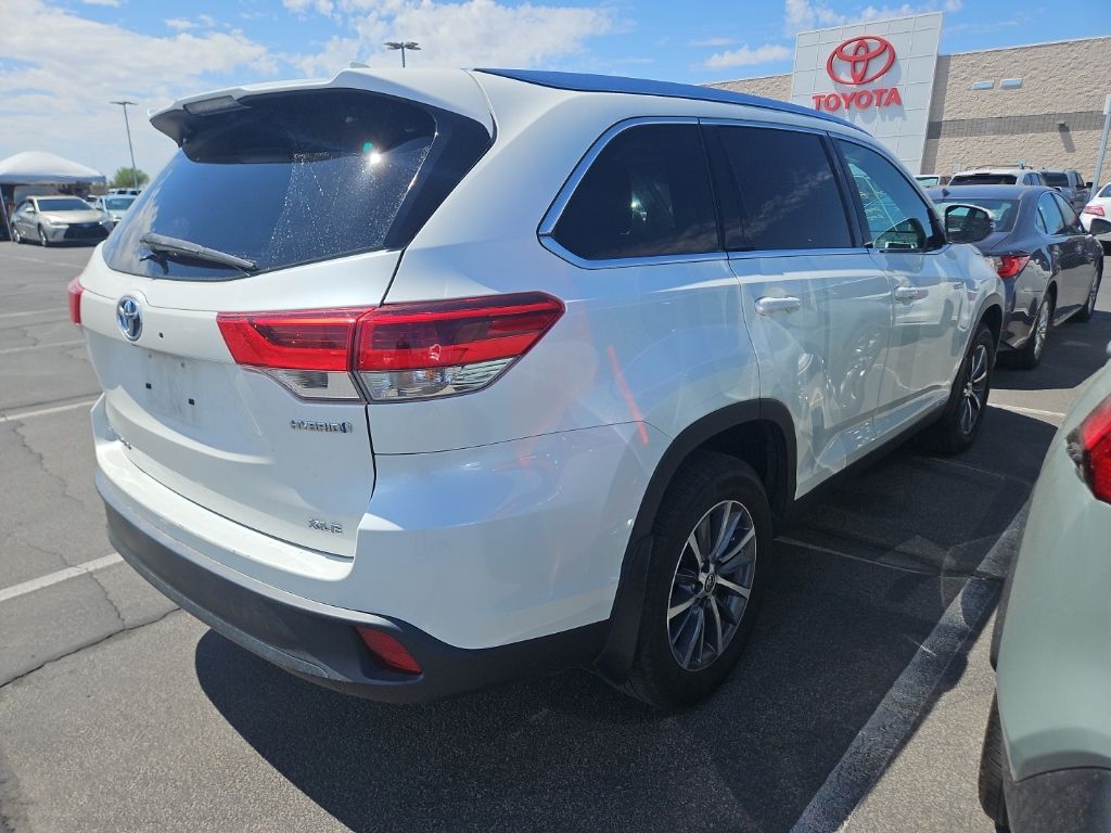 Thumbnail: 2019 Toyota Highlander - 3
