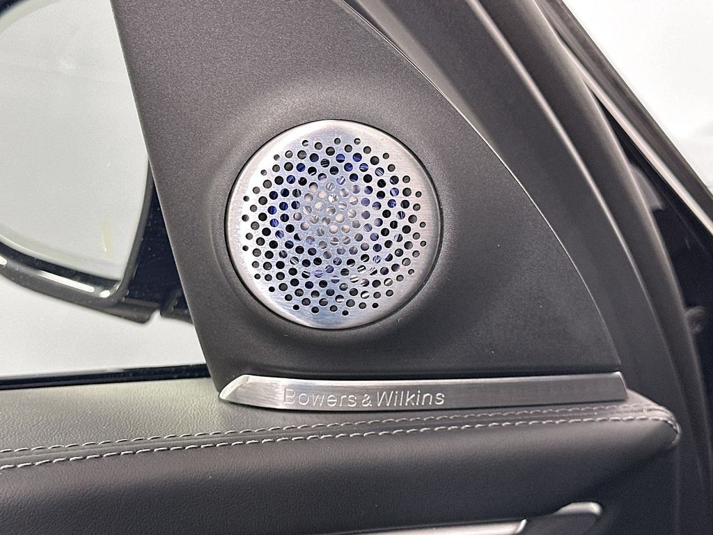 Thumbnail: 2023 BMW XM - 19