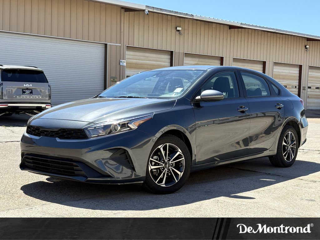 2024 Kia Forte LXS FWD