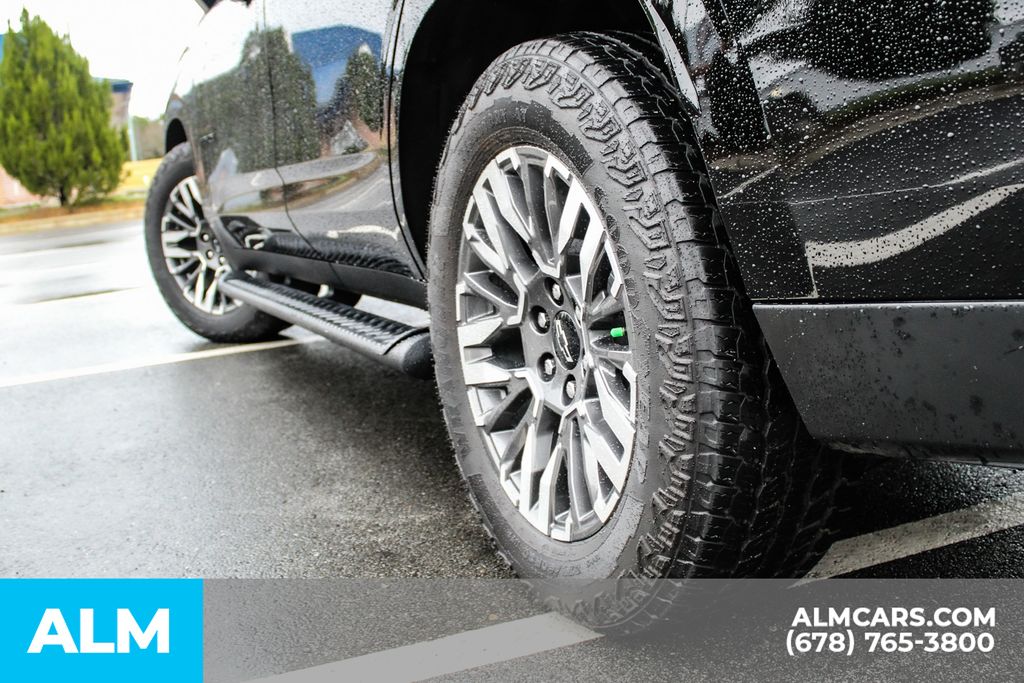 Used 2025 Black Chevrolet Z71 image 14