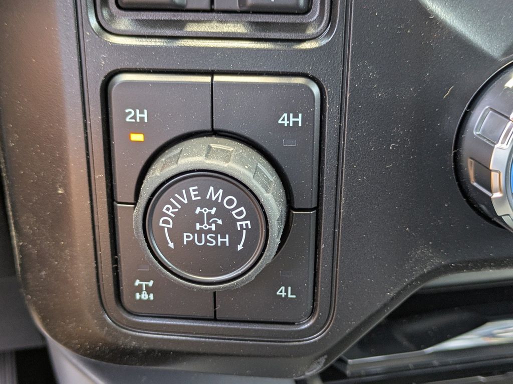 2026 Ford F-350 Super Duty LARIAT