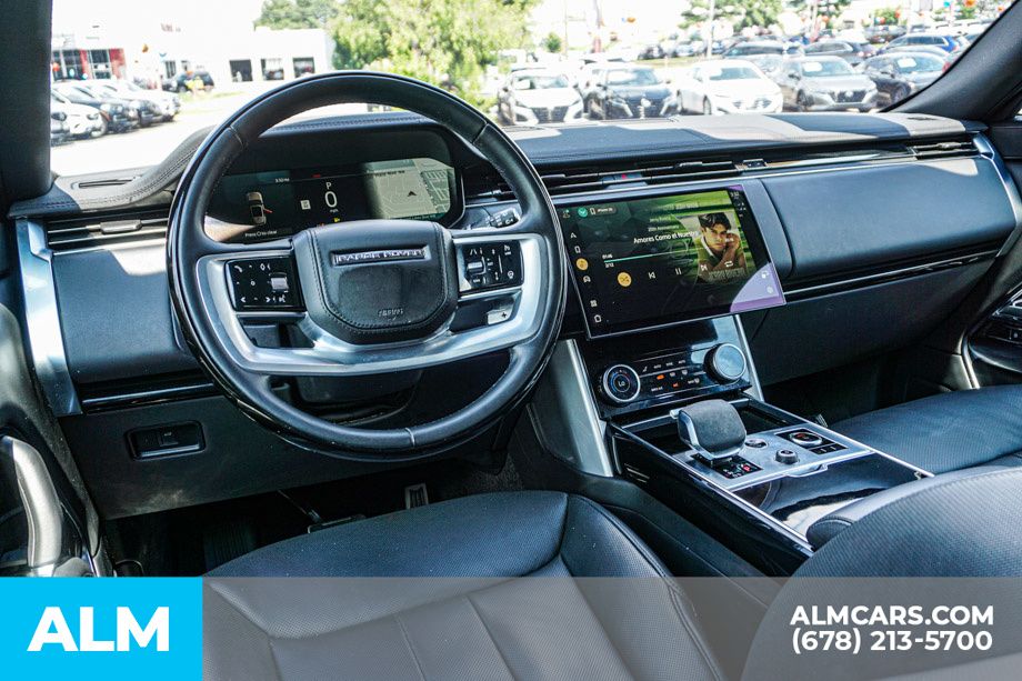 Used 2023 Black Land Rover SE image 27