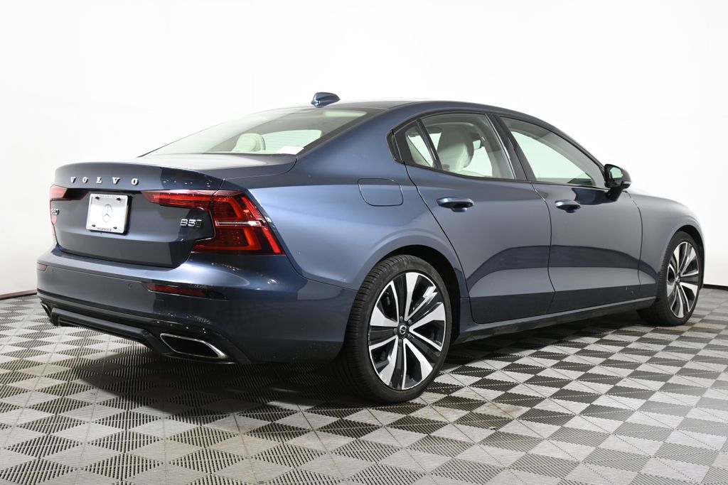 2022 Volvo S60 B5 Momentum 6