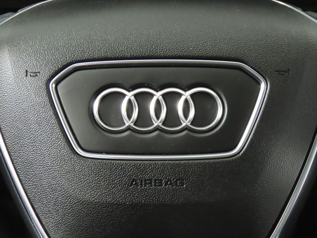 Thumbnail: 2019 Audi e-tron - 16