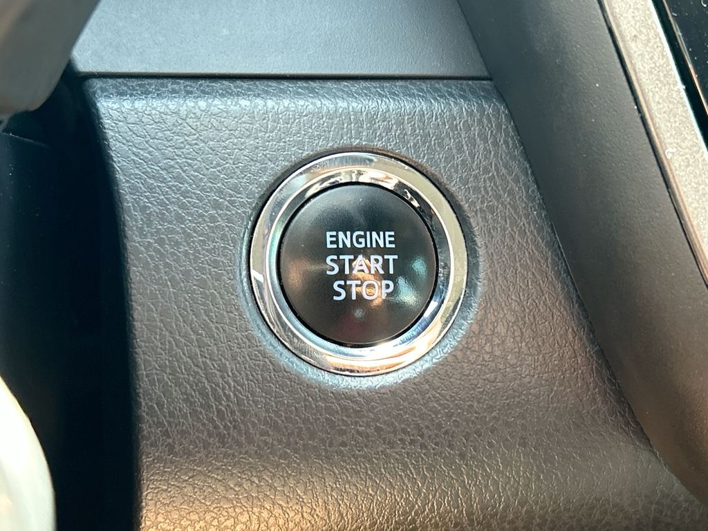 Thumbnail: 2019 Toyota Camry - 19
