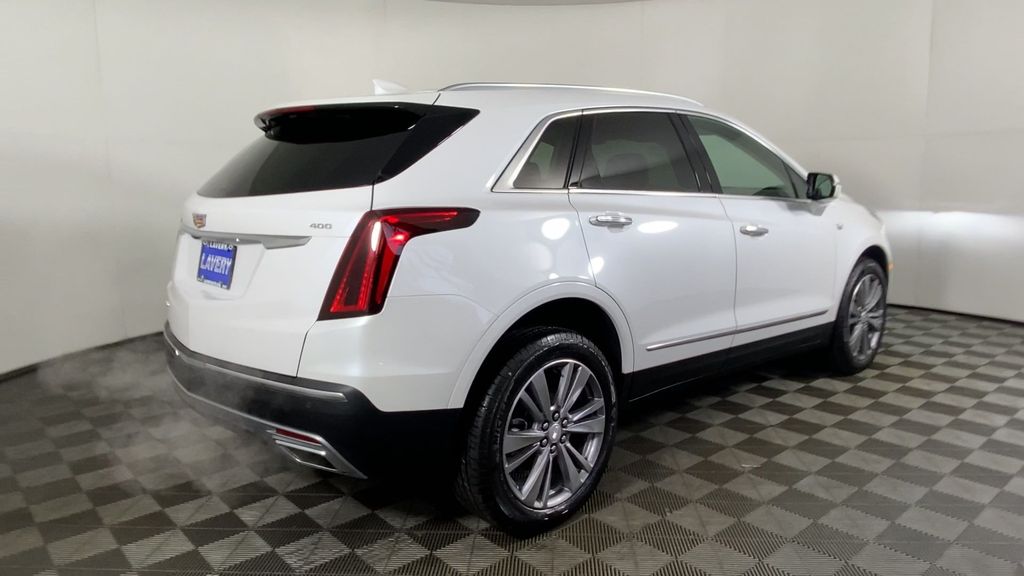 2025 Cadillac XT5 Premium Luxury 8