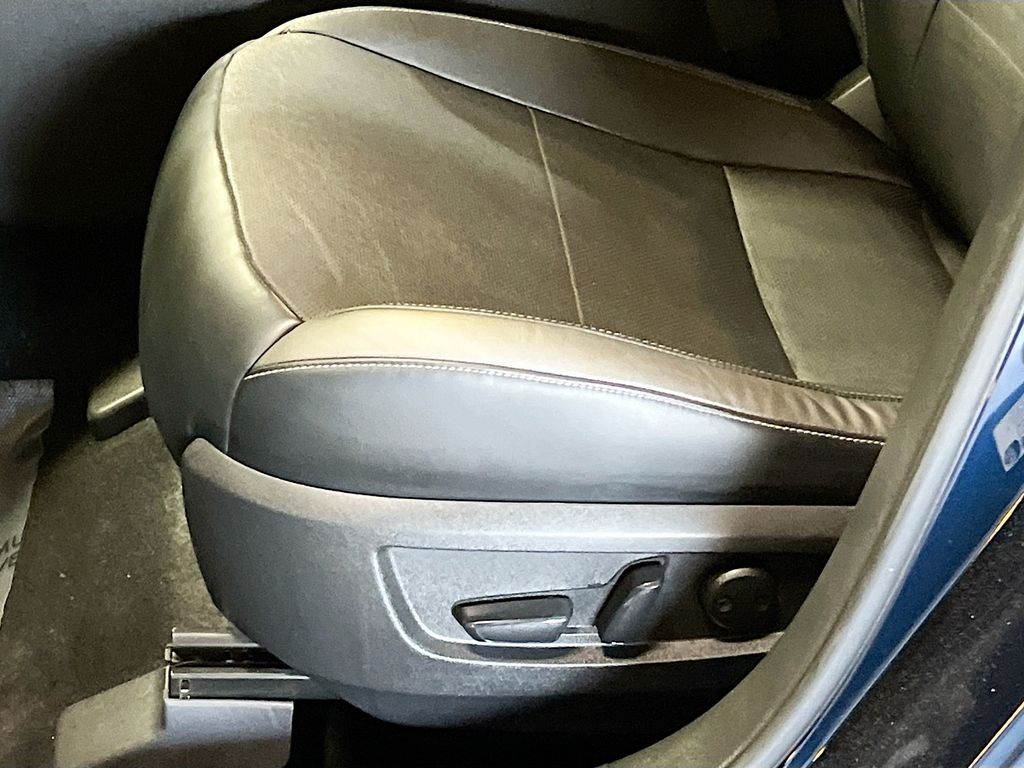 Used 2022 Hermosa Blue INFINITI ESSENTIAL image 20