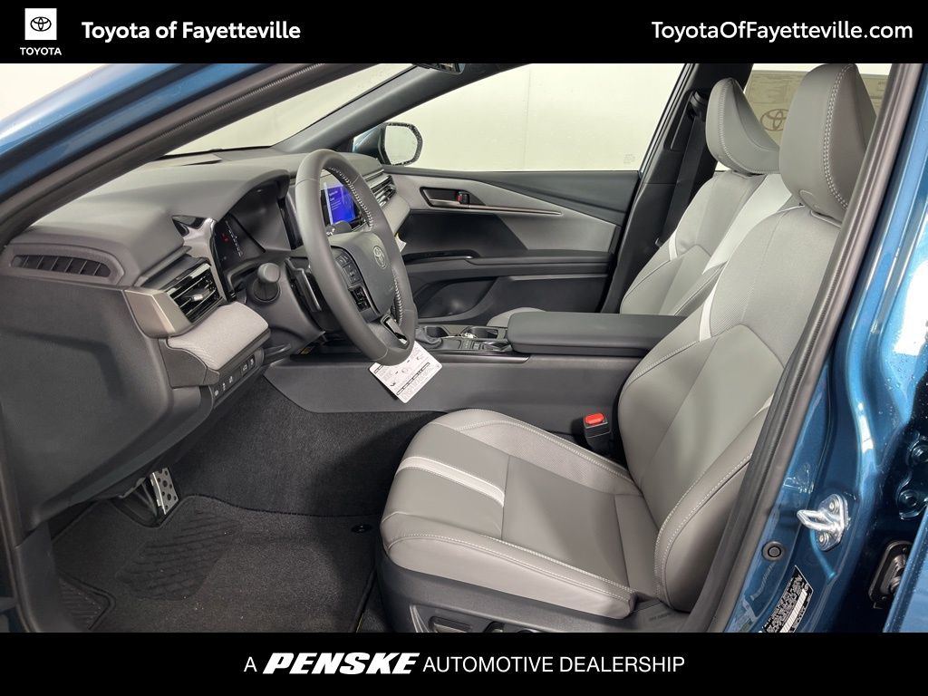 2025 Toyota Camry SE 21