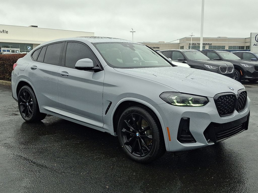 Thumbnail: 2023 BMW X4 - 3