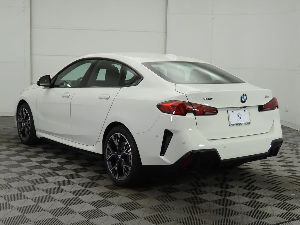 Thumbnail: 2025 BMW 2 Series - 8