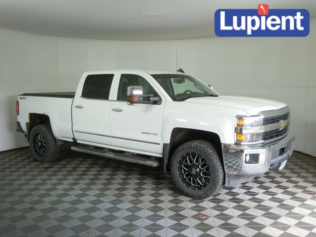 Summit White 2016 Chevrolet Silverado 2500HD LTZ Crew Cab 4WD Pickup Truck Four-Wheel Drive 6-Speed Automatic Overdrive