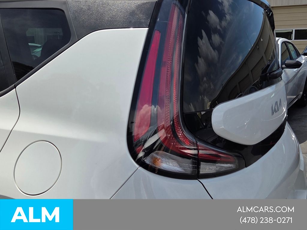 Used 2025 White Kia LX image 7