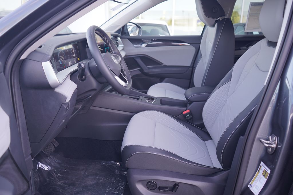 Thumbnail: 2025 Volkswagen Tiguan - 6