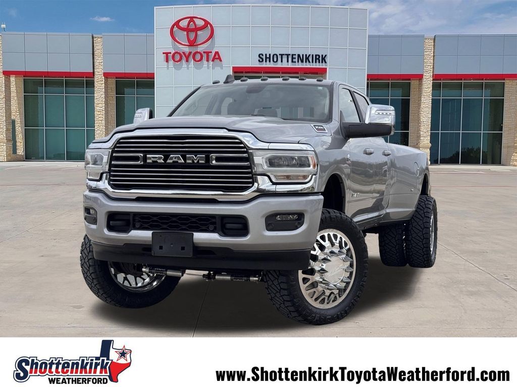 Billet Silver Metallic Clearcoat 2024 RAM 3500 Pickup Truck Four-Wheel Drive 6-Speed Automatic