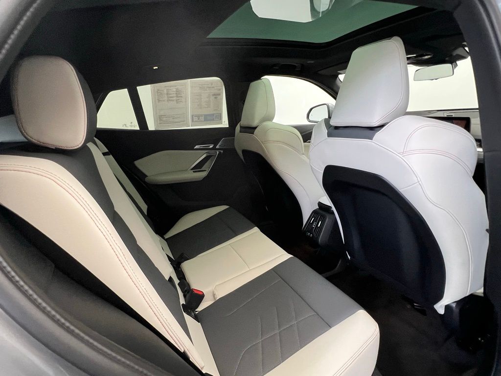 Thumbnail: 2025 BMW X2 - 8