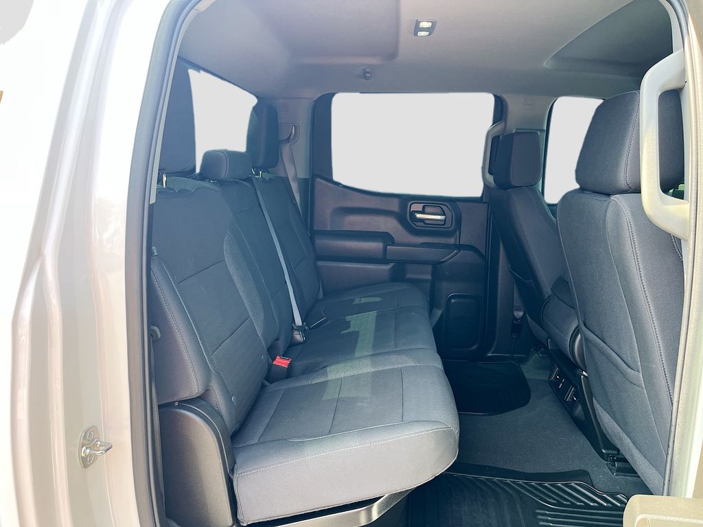 Used 2025 White Chevrolet Custom image 25
