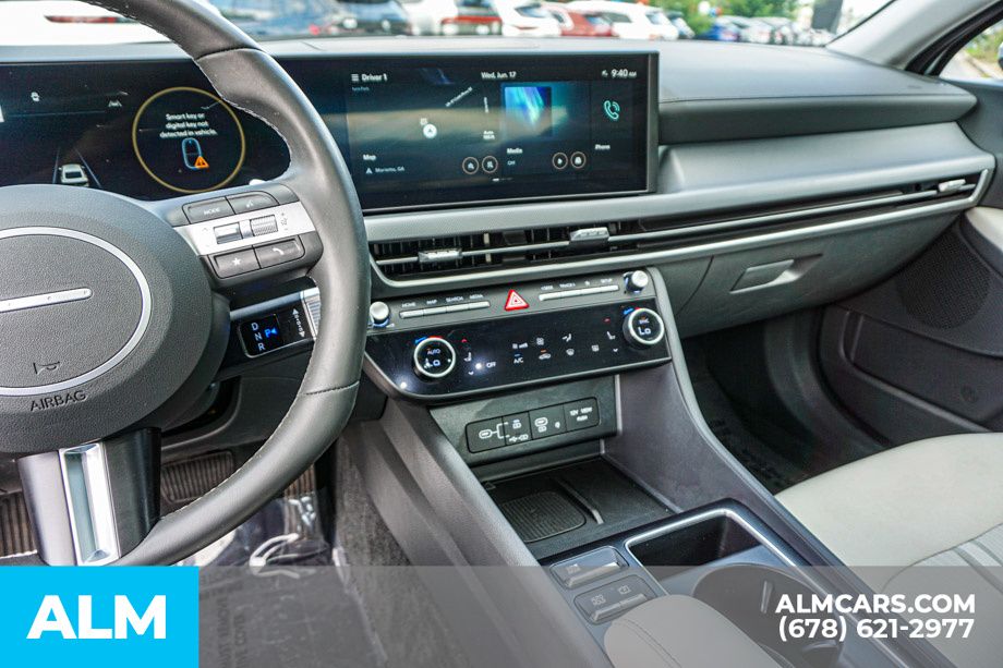 Used 2024 Silver Hyundai SEL image 32