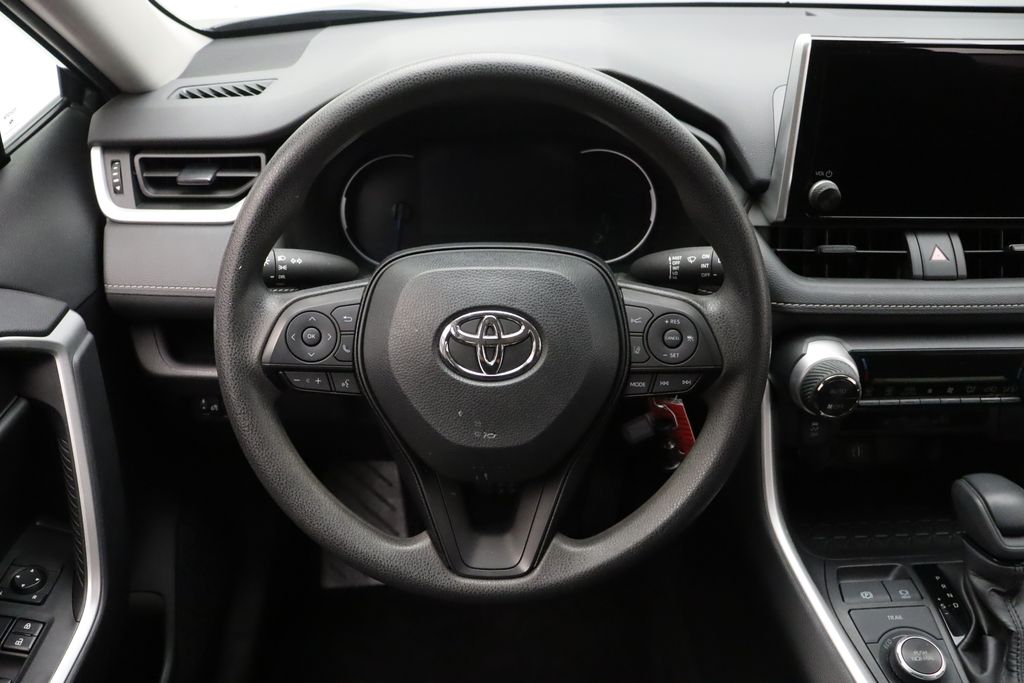 2024 Toyota RAV4 LE 23