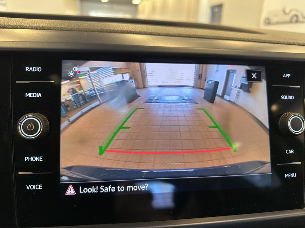 2024 Volkswagen Taos SE photo 19