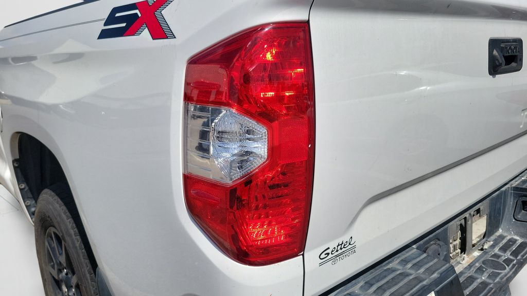Used 2020 White Toyota SR5 image 10