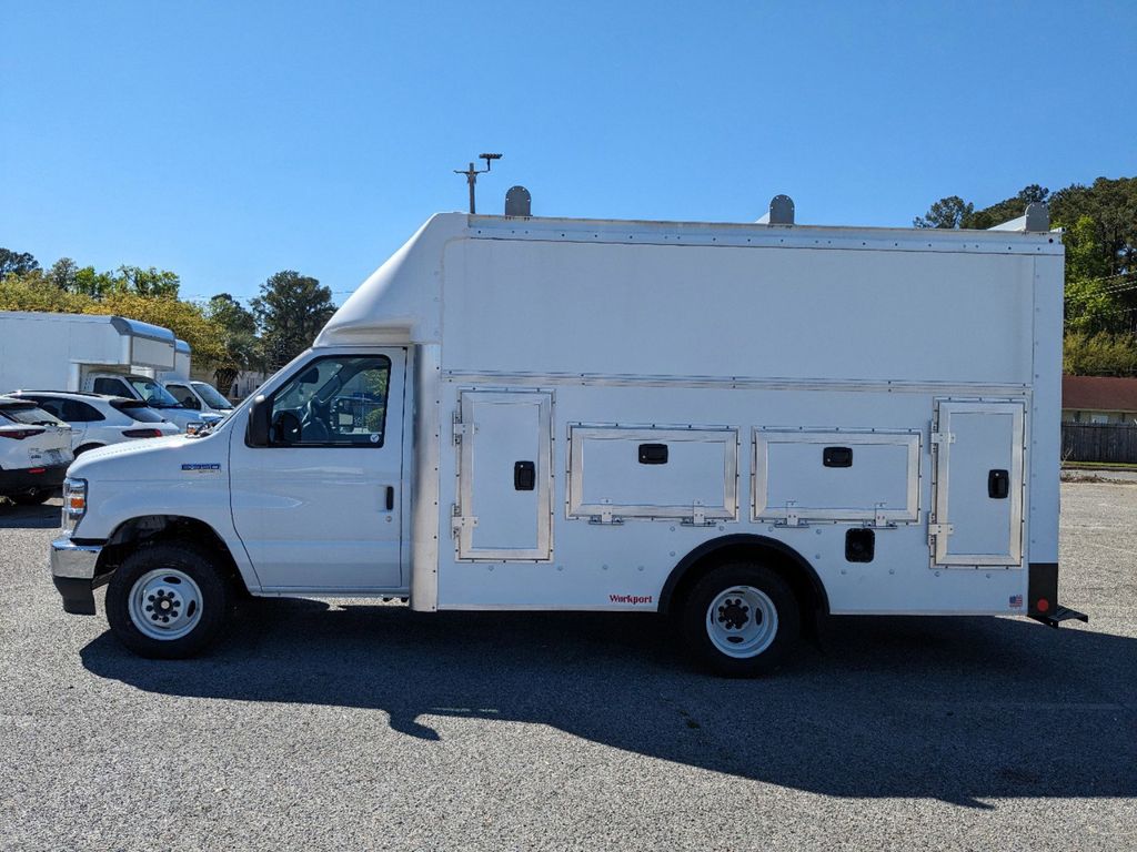 2024 Ford E-Series E-350 SD