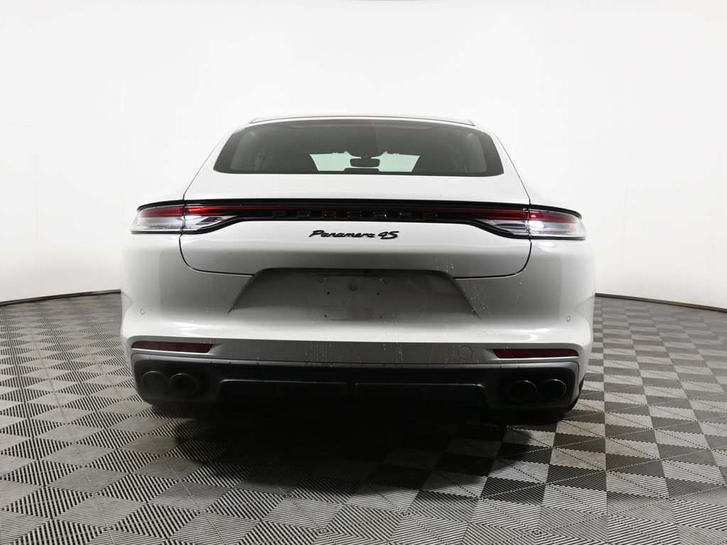 Thumbnail: 2023 Porsche Panamera - 10