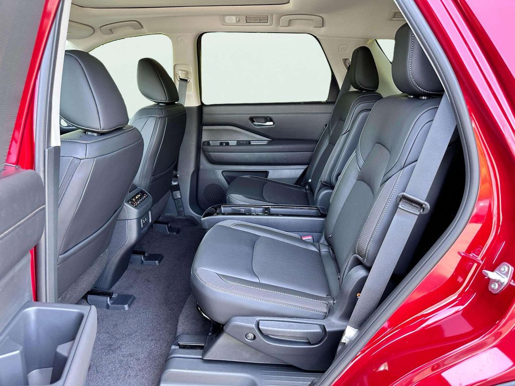 New 2026 Scarlet Ember Tintcoat Nissan SL image 14